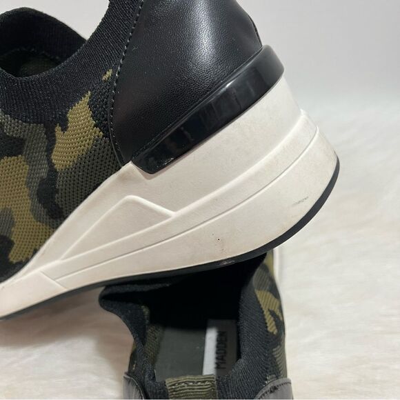 Steve Madden Mykala‎ Camoflage Sneaker -- 9.5 - Picture 7 of 9